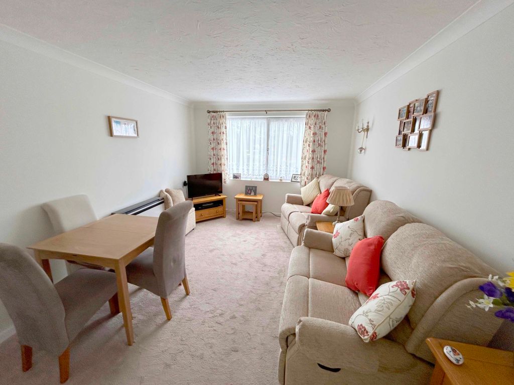 Property photo 3 of 12
