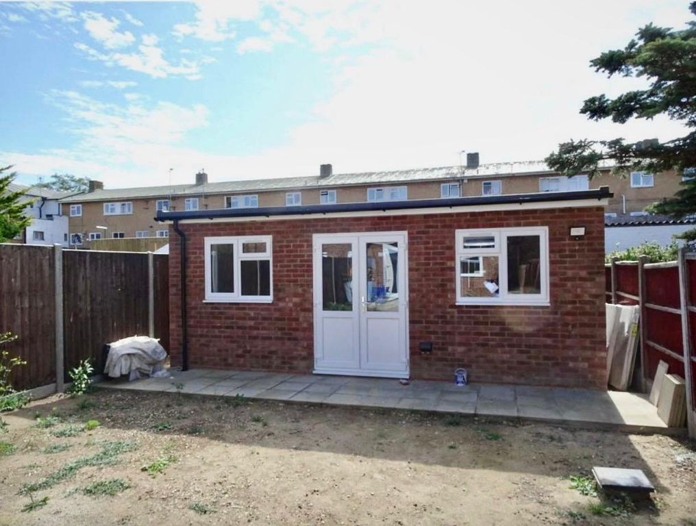 Property photo 1 of 3