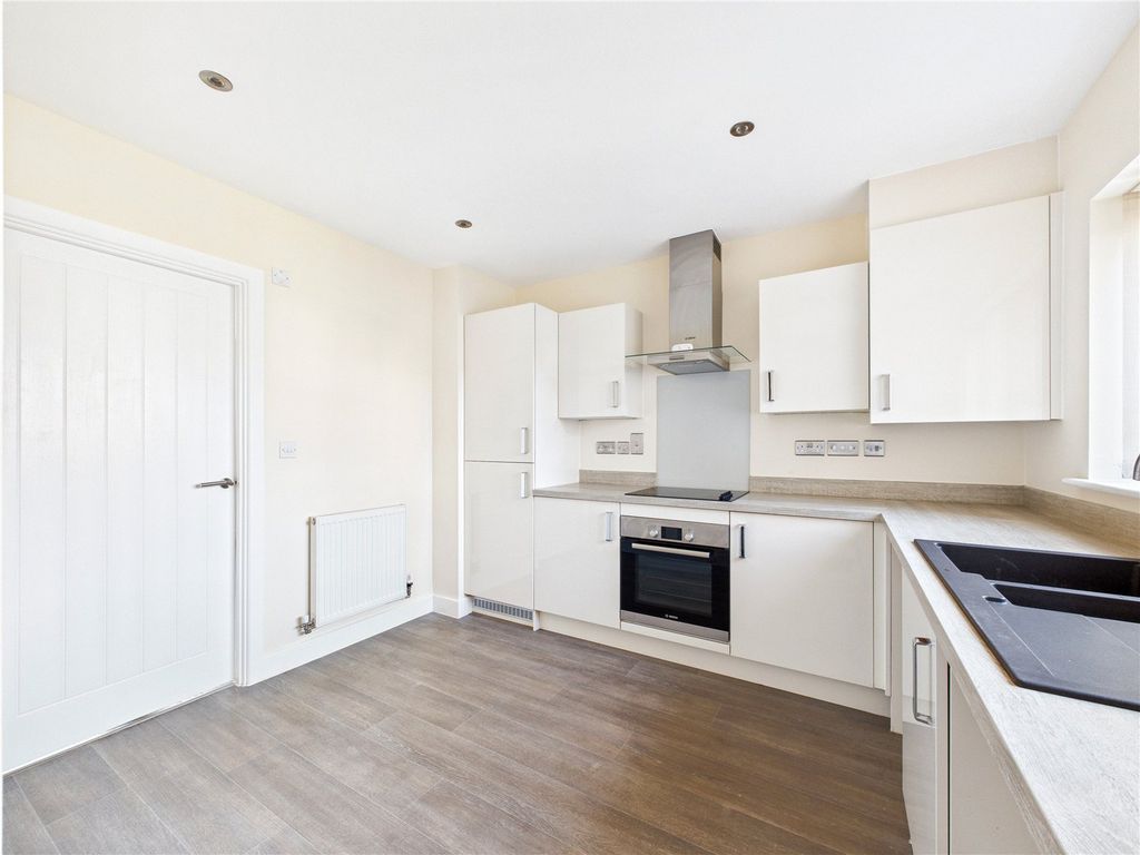 Property photo 3 of 14 3 - Picture No. 01