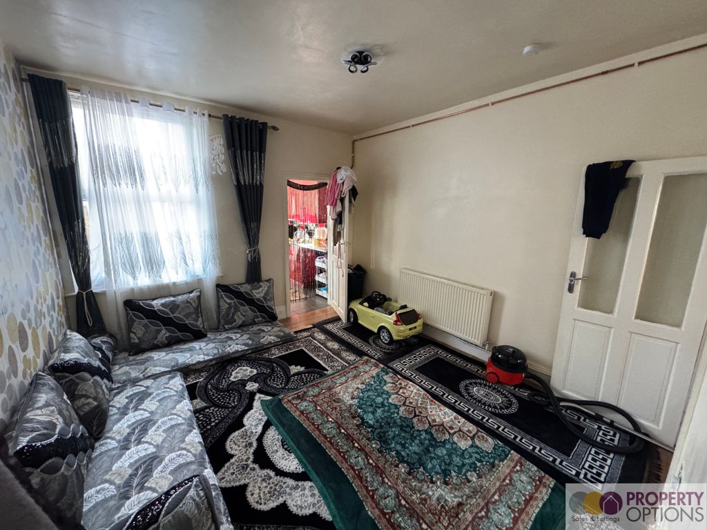 Property photo 3 of 12 Image 5