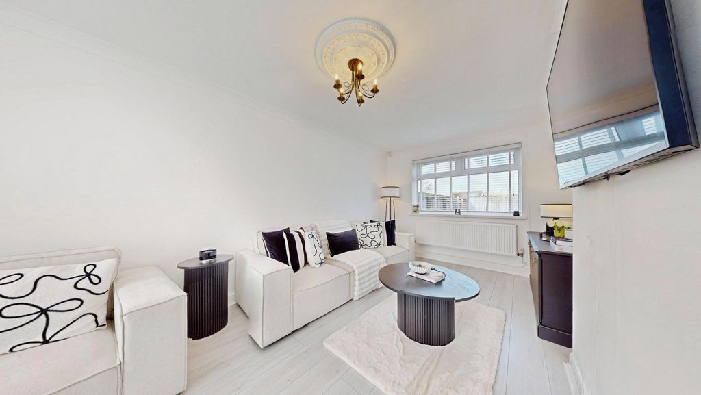 Property photo 3 of 20 5071594