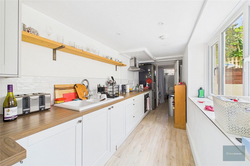 Property photo 3 of 11 Picture No. 24