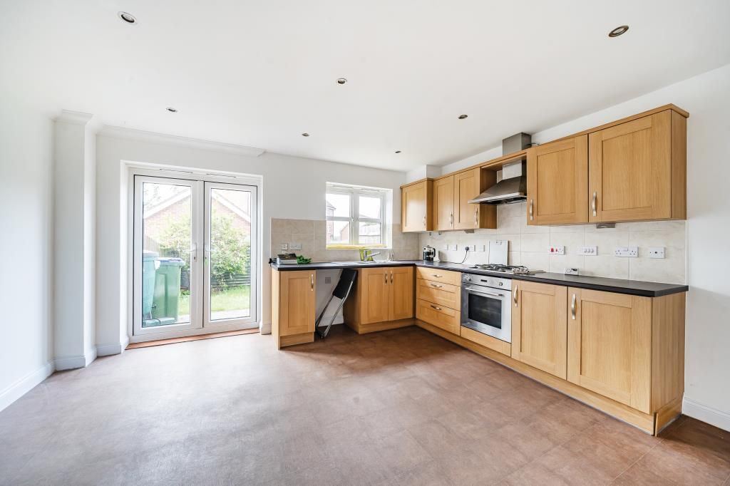 Property photo 2 of 17 Kitchen