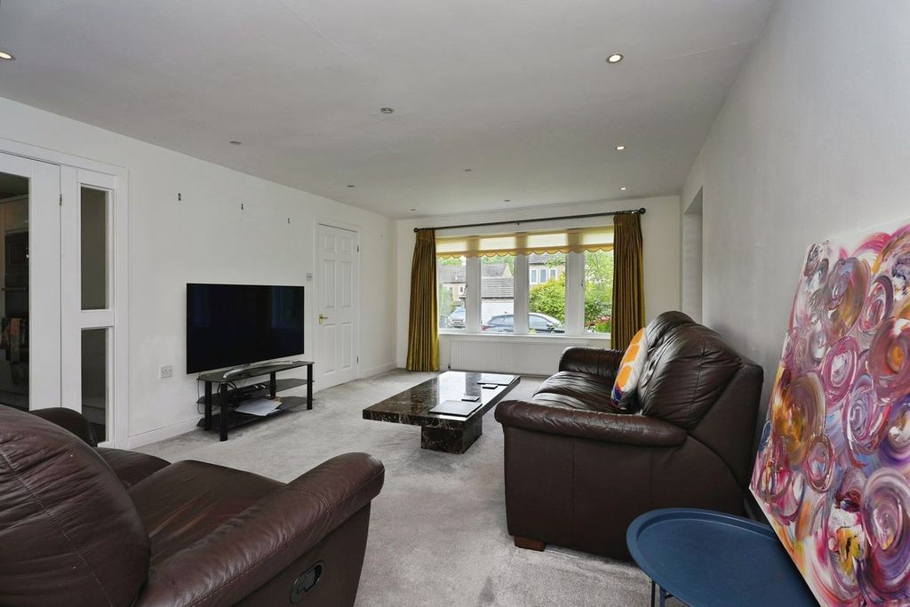 Property photo 3 of 31