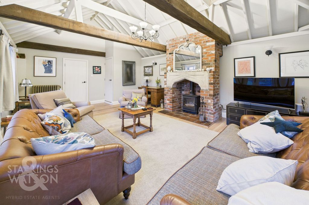 Property photo 2 of 36