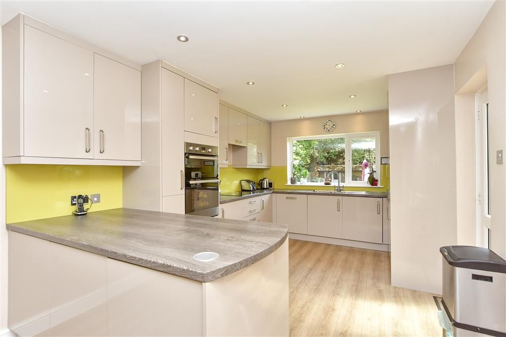 Property photo 1 of 19 Kitchen/Diner