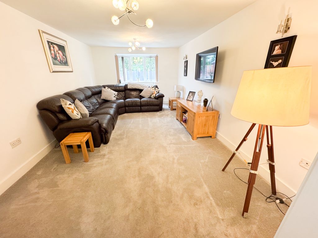 Property photo 3 of 36 Img_3503