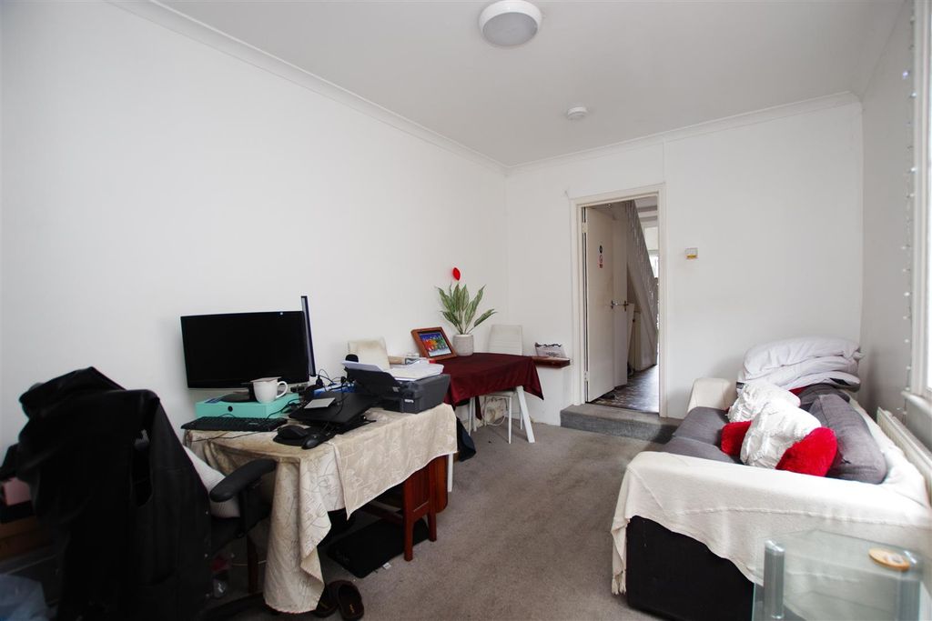 Property photo 3 of 7 Living/Dining Room