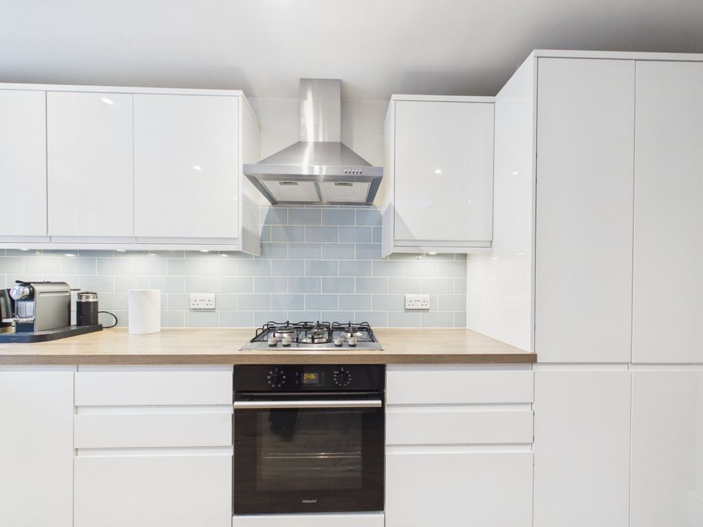 Property photo 2 of 17 Kitchen