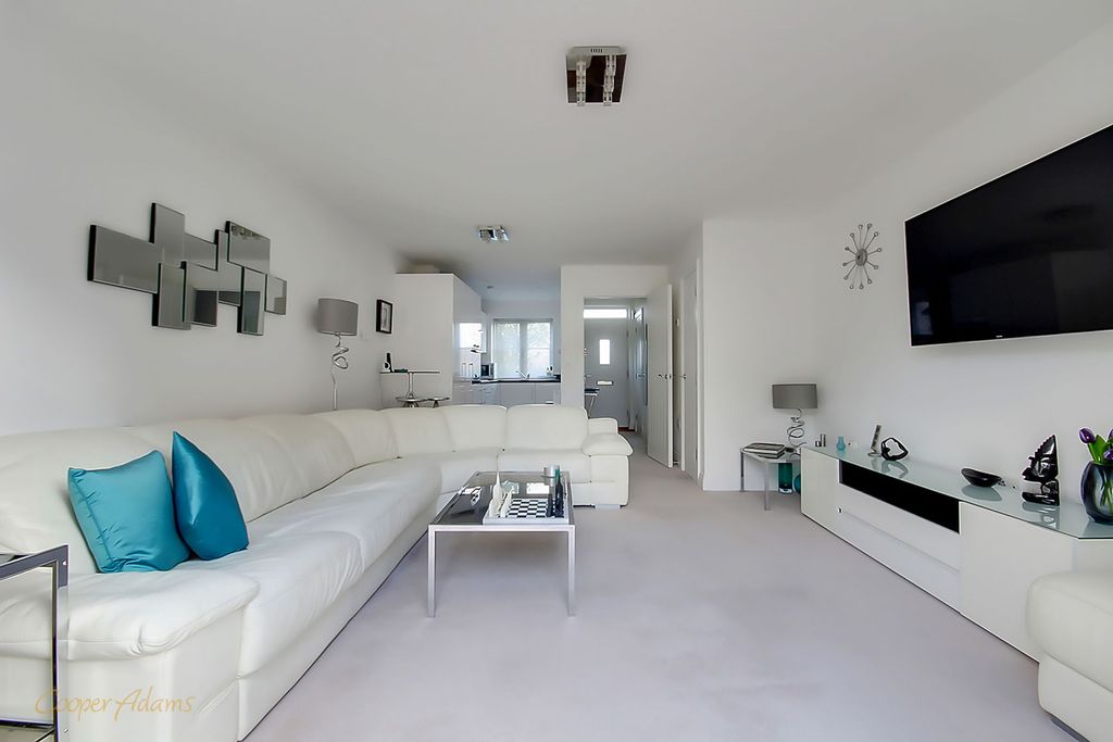 Property photo 3 of 17 Sitting Room