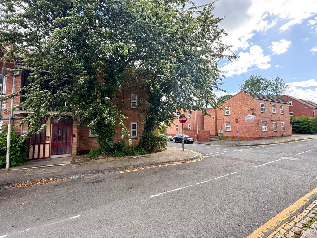 Property photo 1 of 5