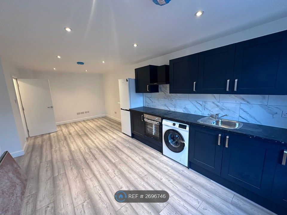 Property photo 2 of 5 Kitchen