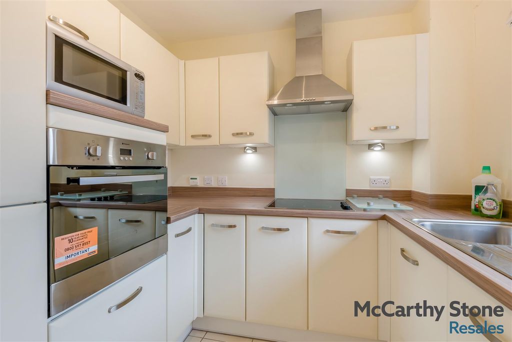 Property photo 3 of 21 8685589-Interior19.Jpg