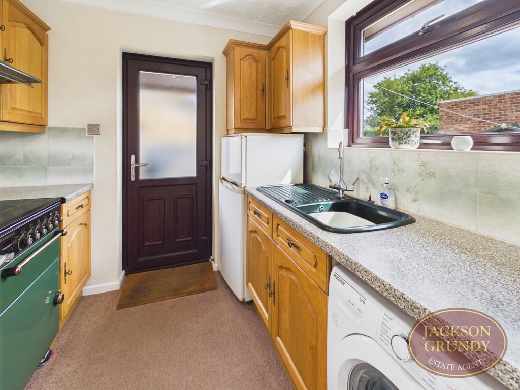Property photo 2 of 10 Pytchley Way