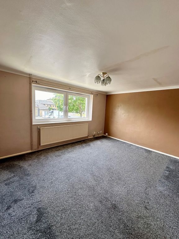 Property photo 3 of 11 Gallery