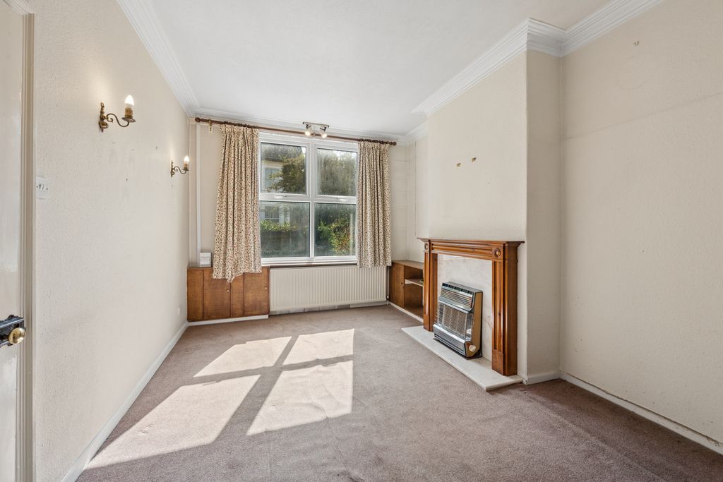 Property photo 3 of 21