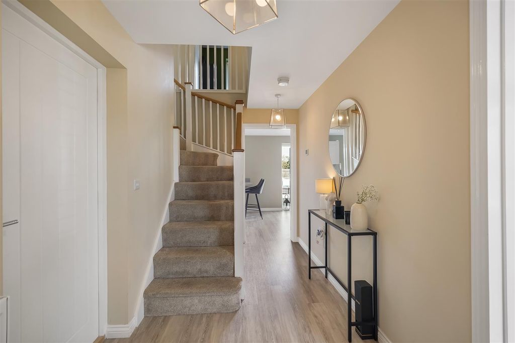 Property photo 2 of 20 Hallway