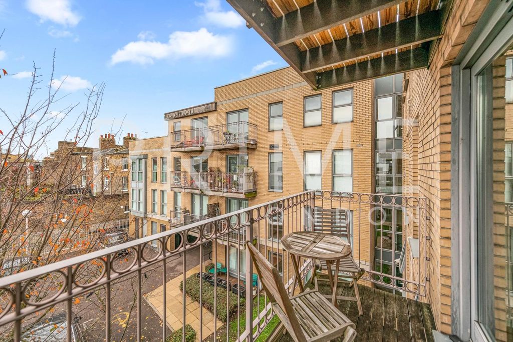 Property photo 2 of 8 Balcony1 (2)Lp.Jpg