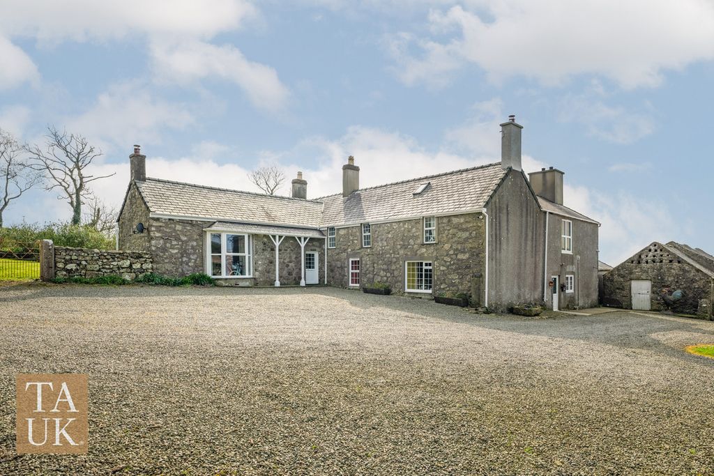 Property photo 1 of 27