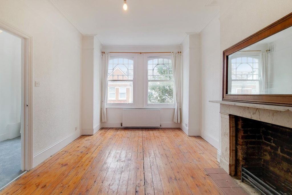 Property photo 2 of 8