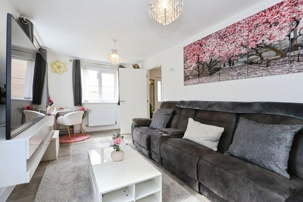 Property photo 3 of 20 Pbox-Img.Jpg