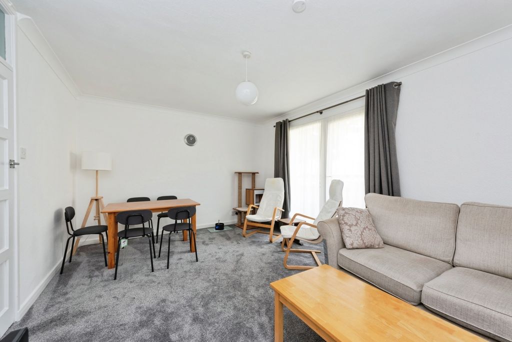 Property photo 3 of 19 Pbox-Img.Jpg