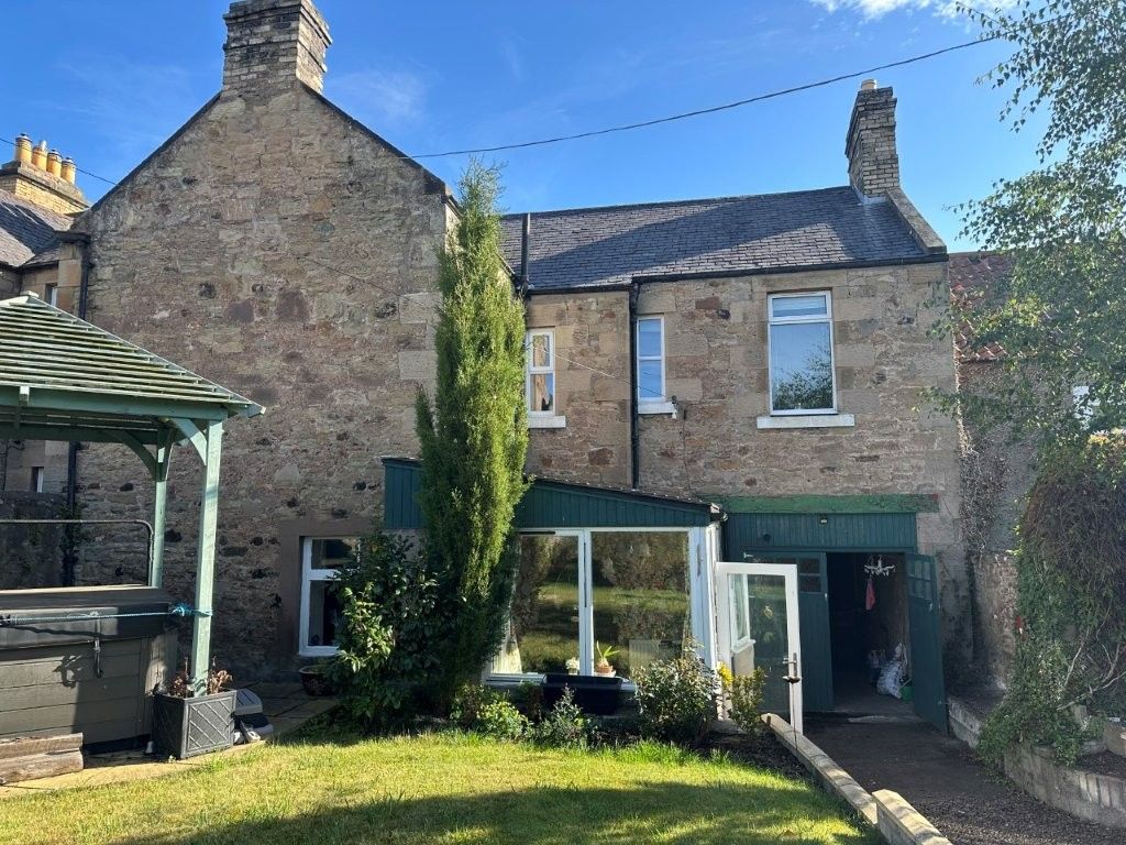 Property photo 1 of 33