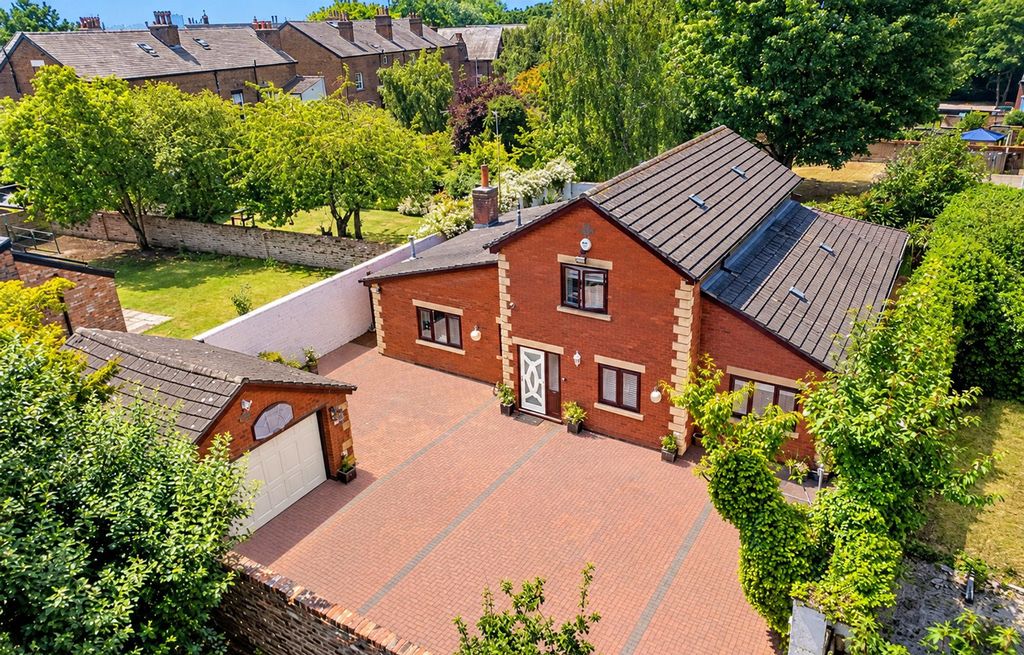 Property photo 1 of 42