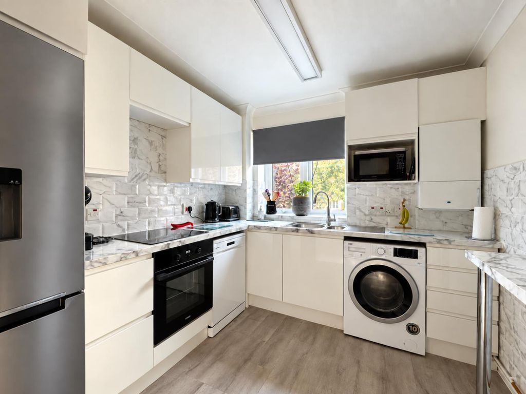Property photo 2 of 13 Kitchen.Png