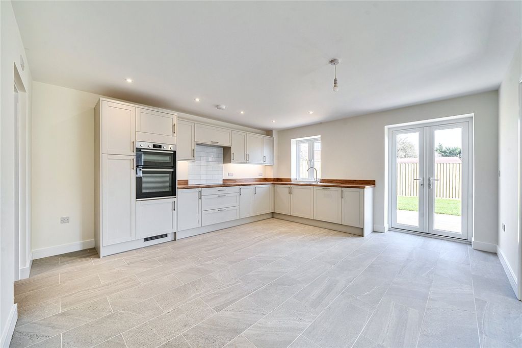 Property photo 2 of 21 Picture No. 09