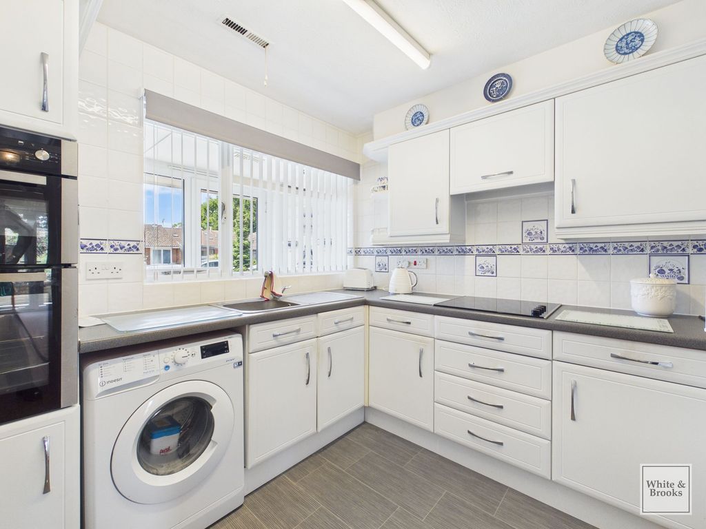 Property photo 3 of 15 Kitchen