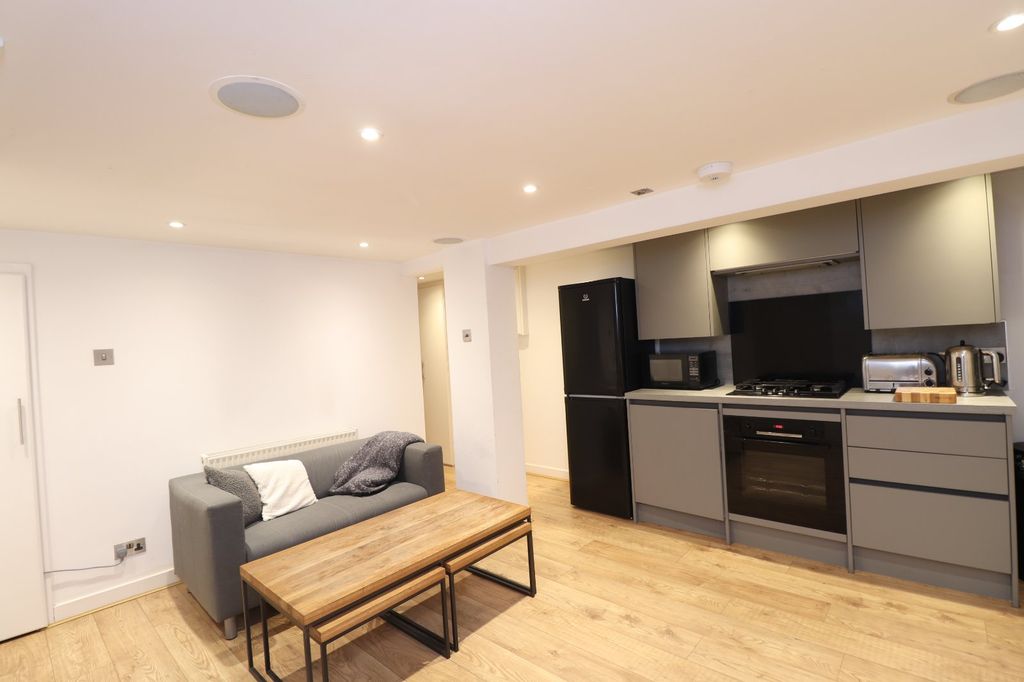 Property photo 2 of 4 Picture No. 04