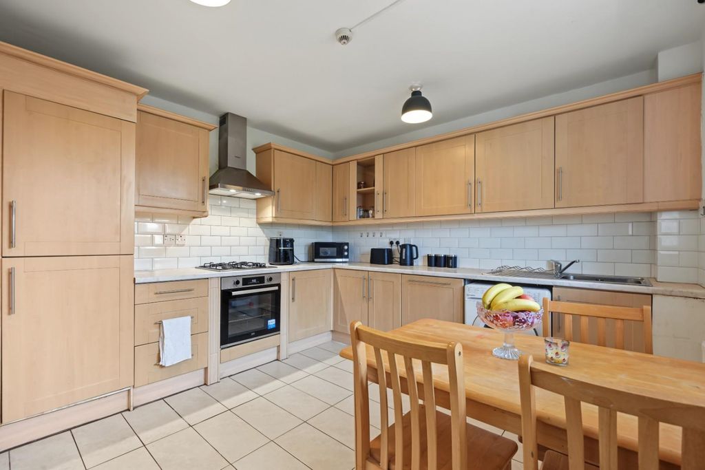 Property photo 2 of 9 Kitchen