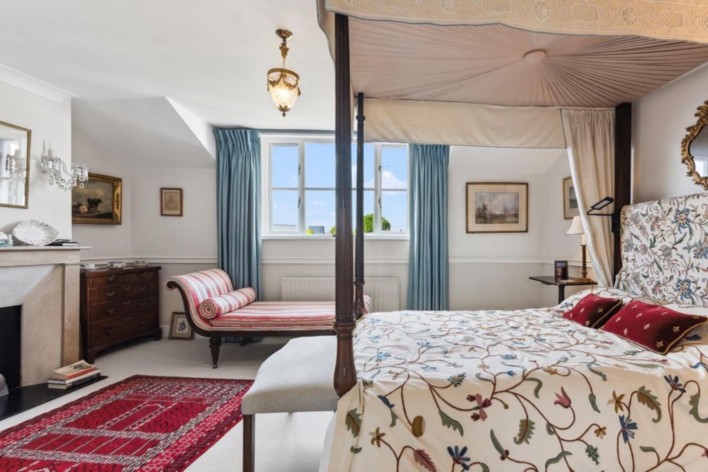 Property photo 1 of 17 Master Bedroom Suite