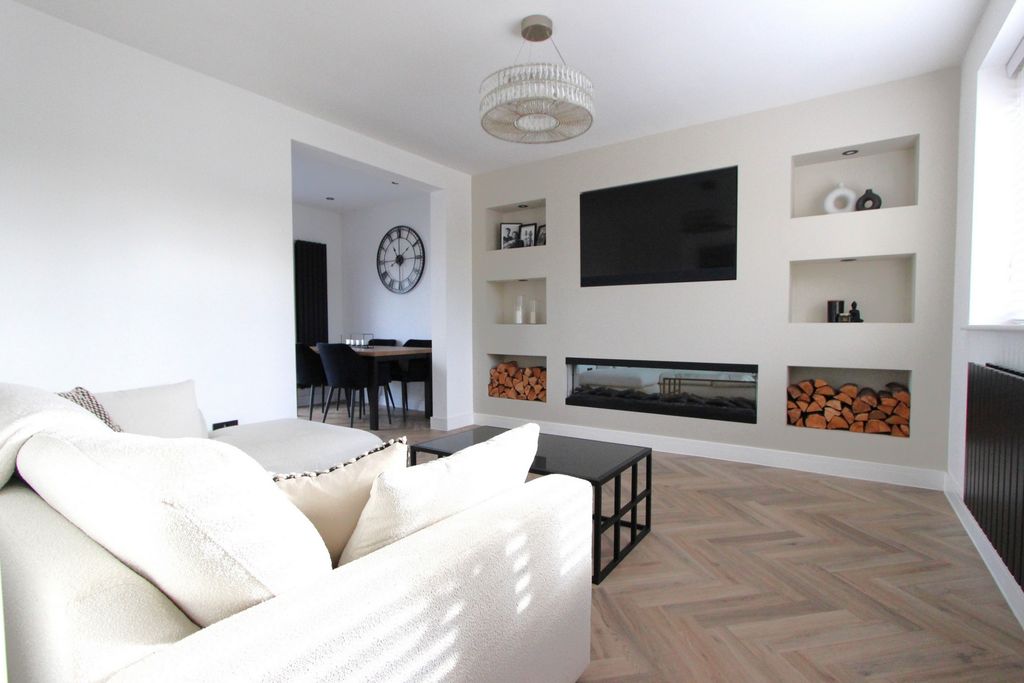 Property photo 2 of 20 Photo 14