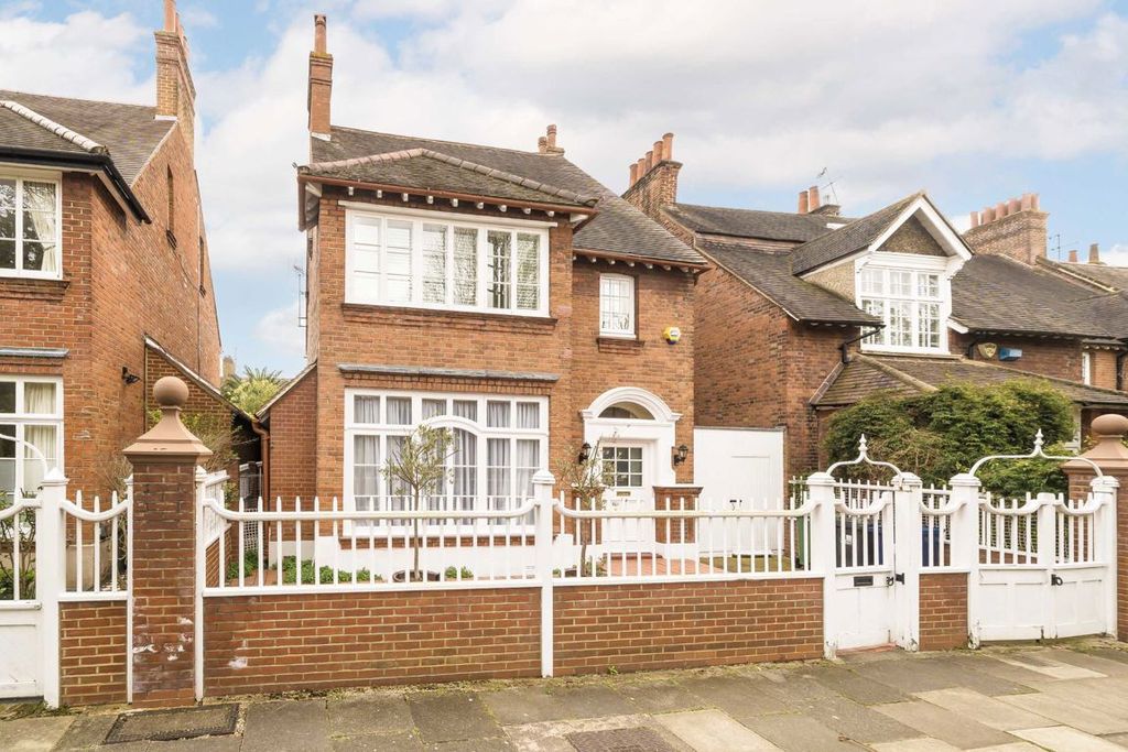 Property photo 1 of 9