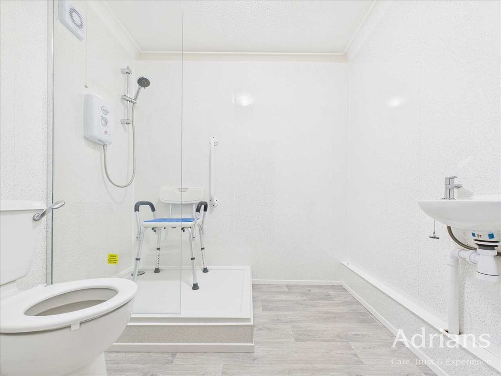 Property photo 3 of 9 Shower Room
