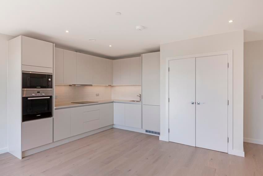 Property photo 3 of 9 Balcony