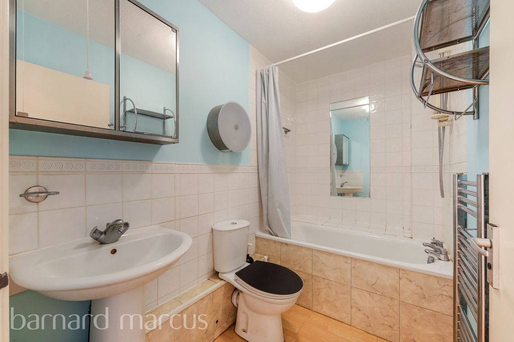 Property photo 2 of 5 Bathroom
