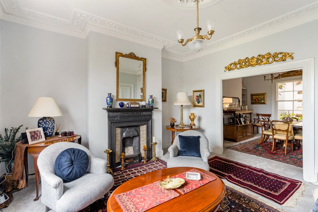 Property photo 2 of 16 Sitting Room