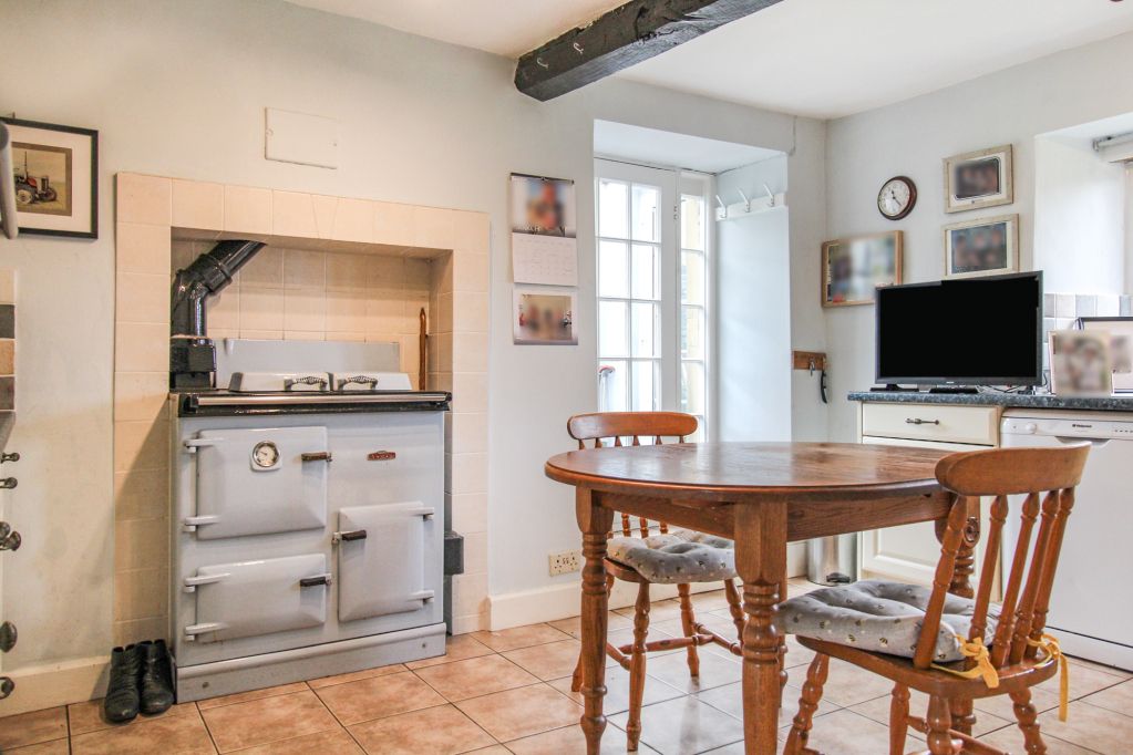 Property photo 3 of 18 Dining Kitchen