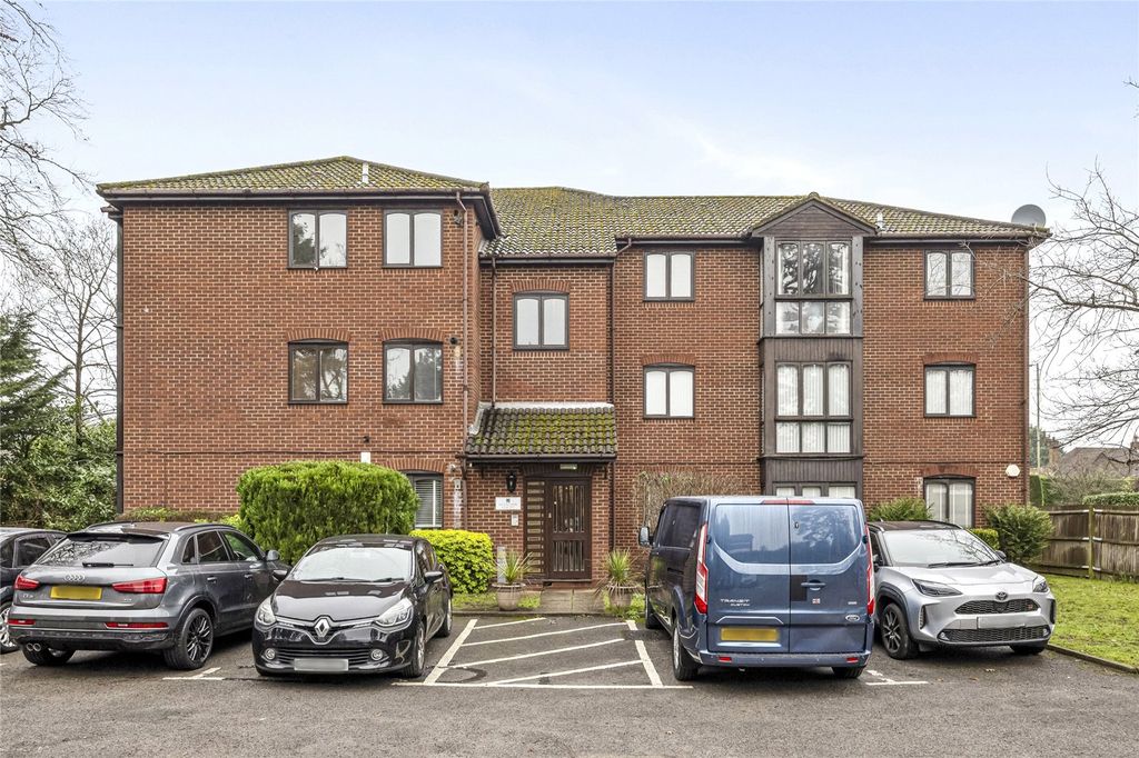 Property photo 2 of 11 Front Of Building