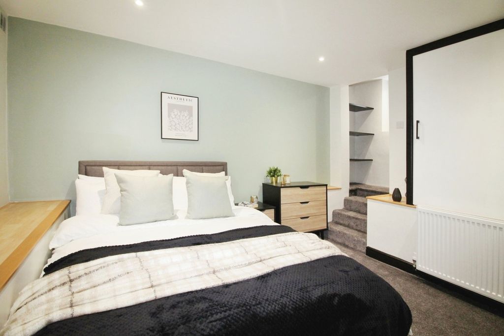 Property photo 1 of 11 Picture No. 12