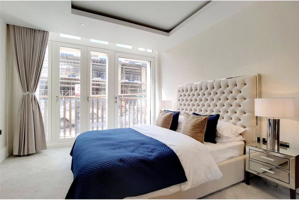 Property photo 3 of 7 Temple House