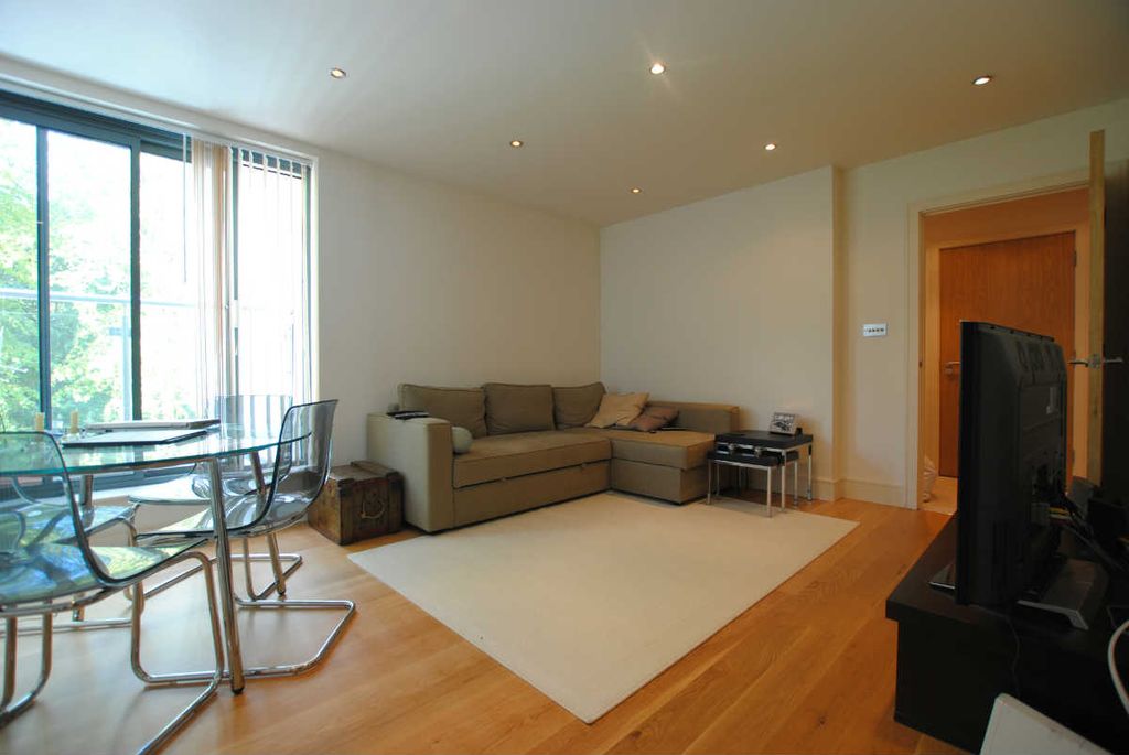 Property photo 2 of 7 Reception