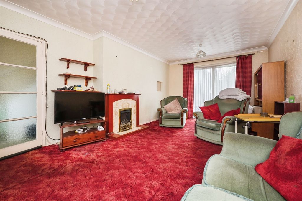 Property photo 2 of 12