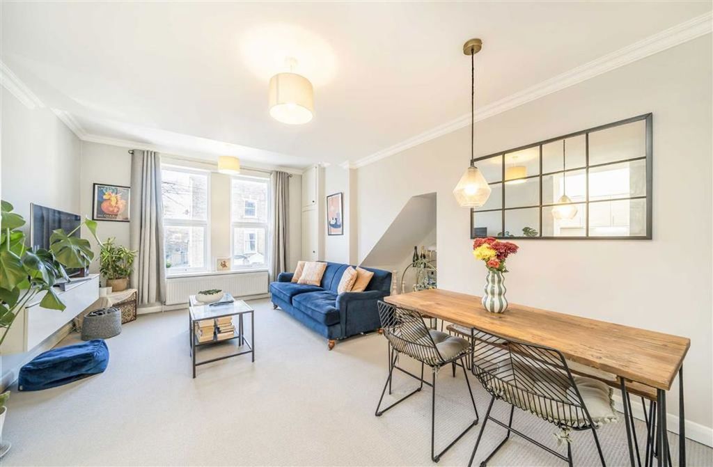 Property photo 2 of 7