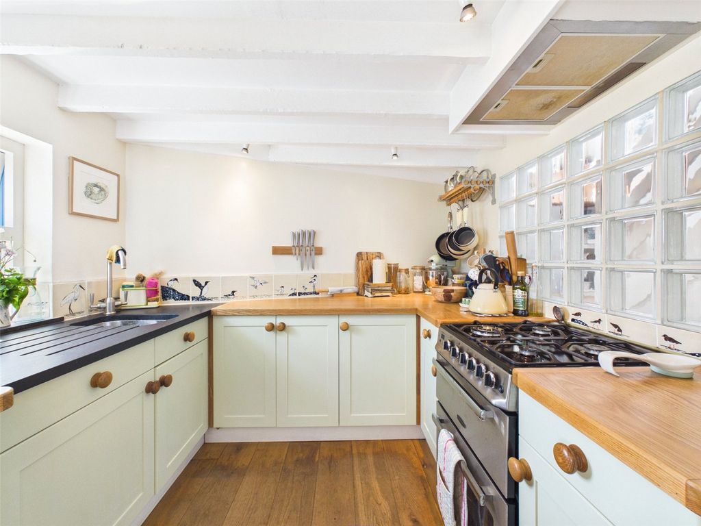 Property photo 3 of 15 Picture No. 12