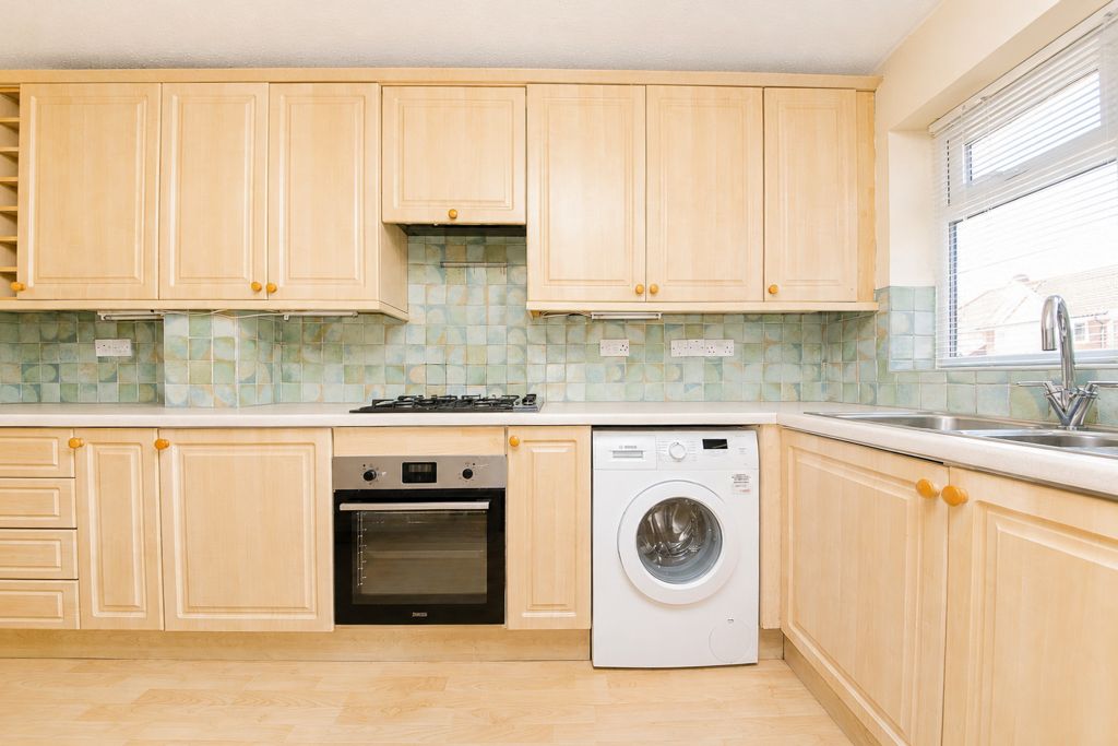 Property photo 3 of 16 8