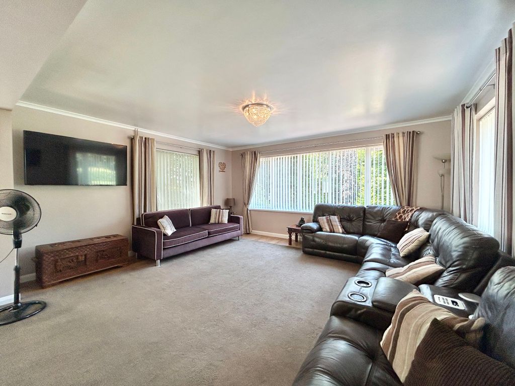 Property photo 3 of 35